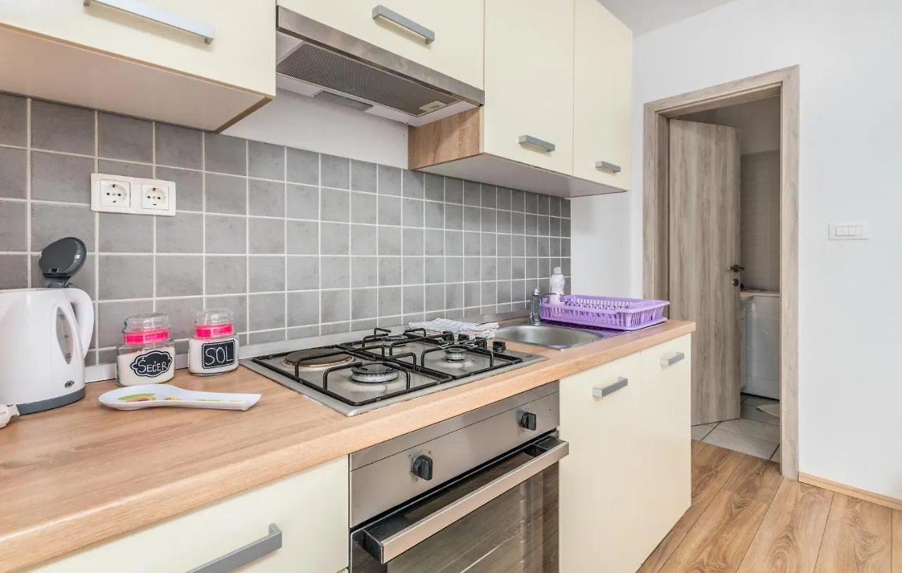 Apartments In Soline - Insel Krk 41809 Croatia